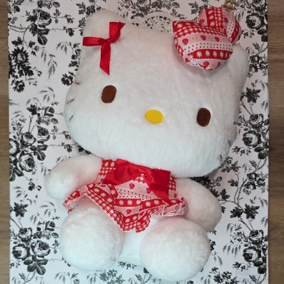 Hello Kitty plushie with blanket - Picture 4 of 12